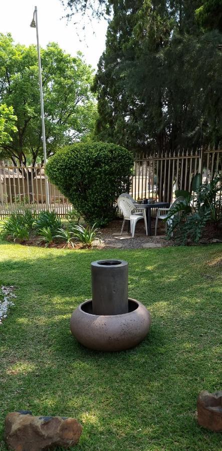 Atterbury Self Catering Studios Pretoria-Noord Eksteriør bilde