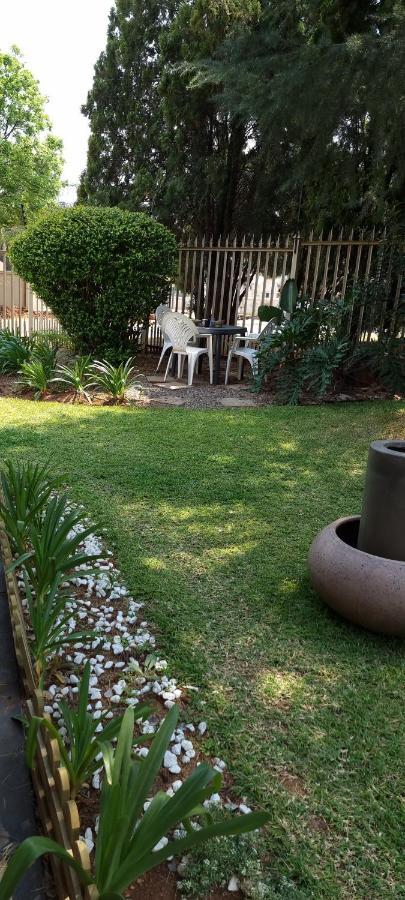 Atterbury Self Catering Studios Pretoria-Noord Eksteriør bilde
