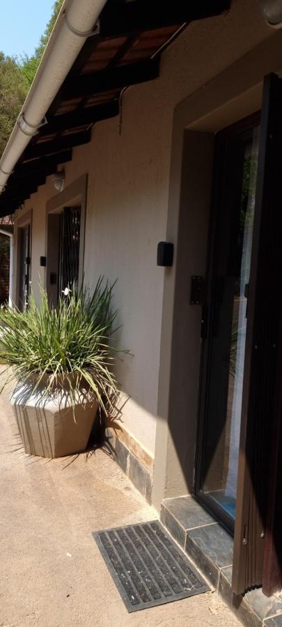 Atterbury Self Catering Studios Pretoria-Noord Eksteriør bilde